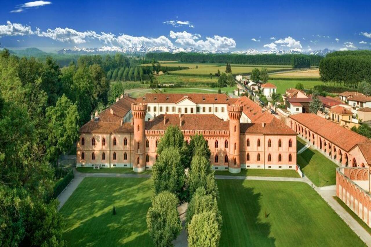 Albergo Dell'Agenzia Bra Exterior photo