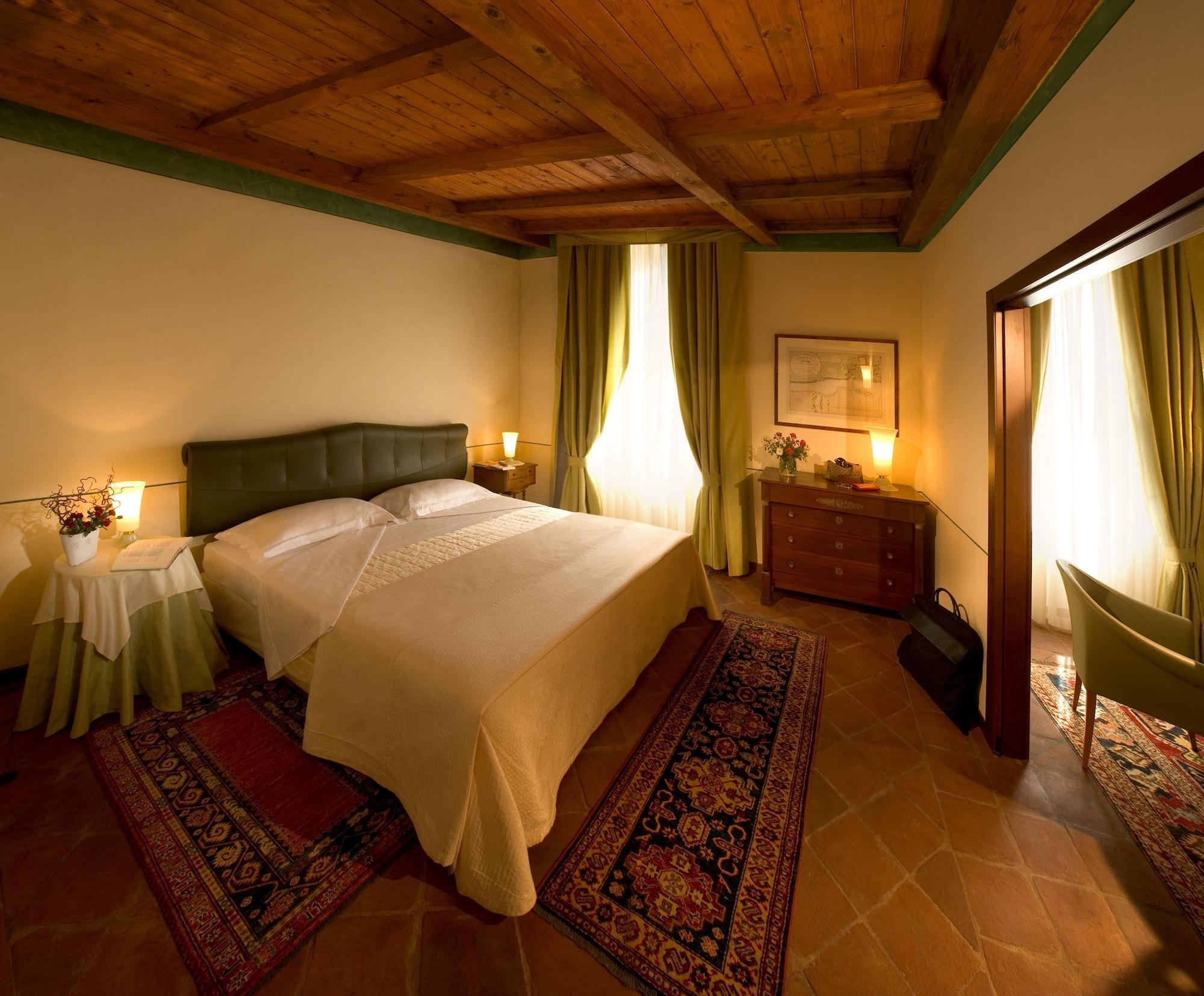 Albergo Dell'Agenzia Bra Exterior photo