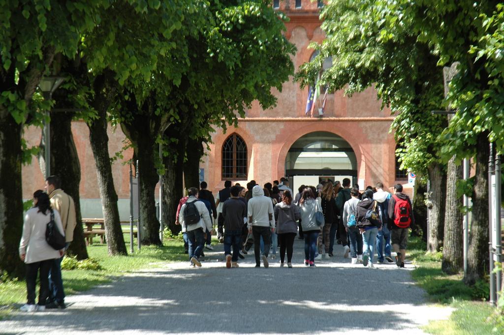 Albergo Dell'Agenzia Bra Exterior photo