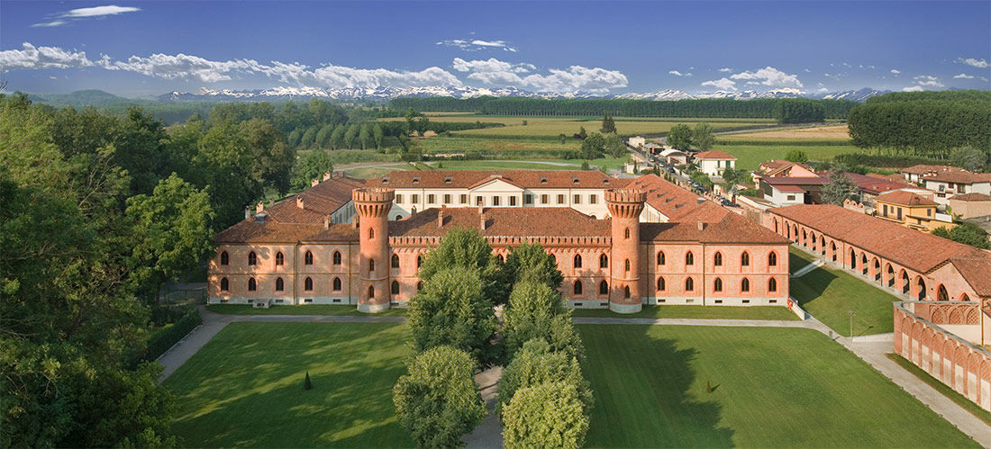 Albergo Dell'Agenzia Bra Exterior photo